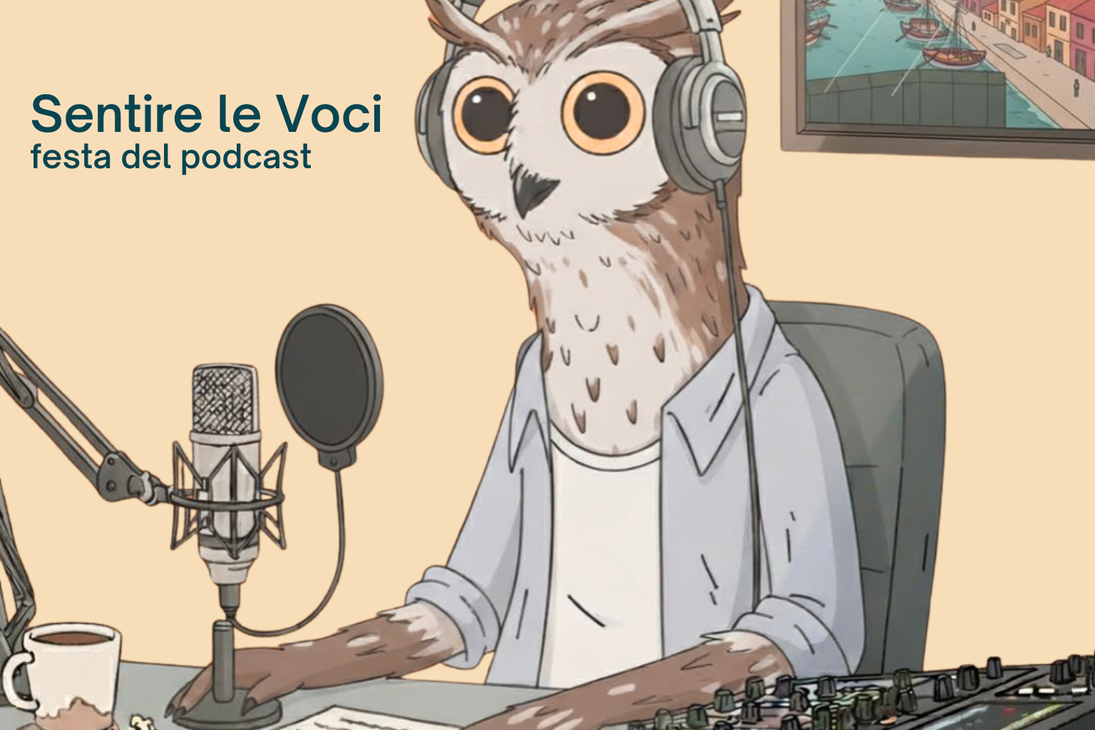 Illustrazione di un gufo con cuffie e microfono in uno studio radiofonico, simbolo della rassegna “Sentire le Voci – festa del podcast” dedicata alla cultura e produzione podcast.